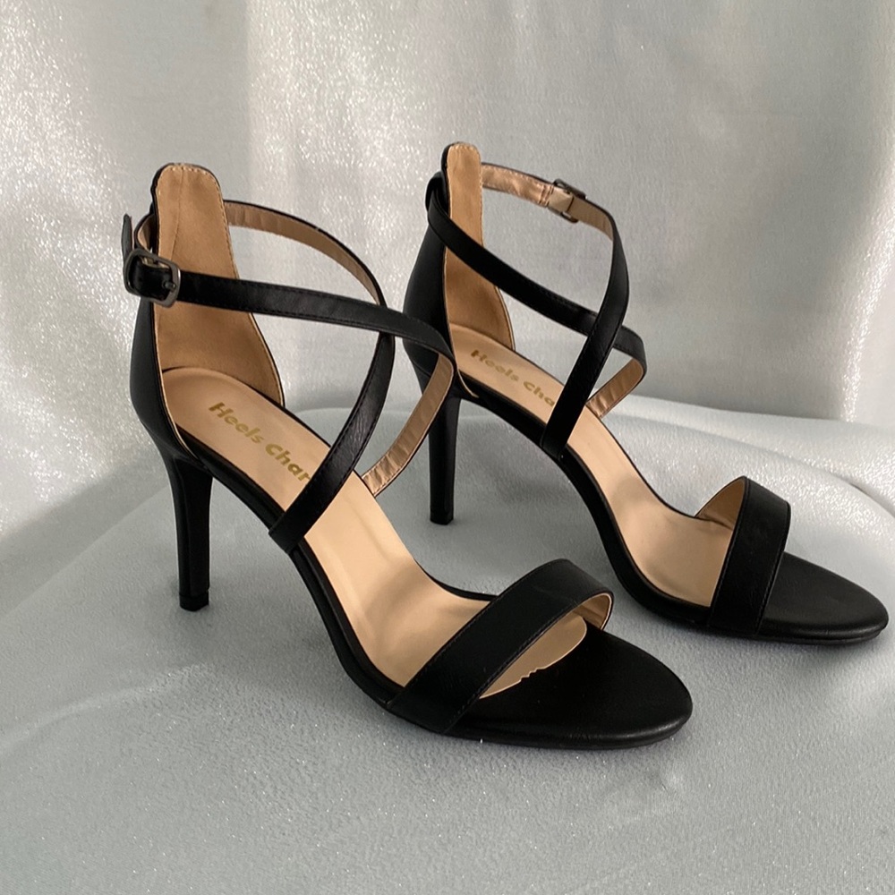 Shoes black heels